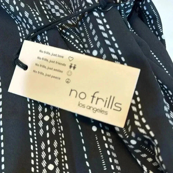 No Frills Tie Collar Black and White Blouse - Size M - Picture 11 of 13